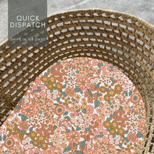 Load image into Gallery viewer, Retro Flower Print
